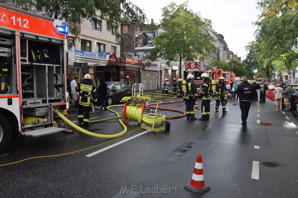 Feuer 2 Koeln Nippes Neusserstr P074.JPG - Miklos Laubert